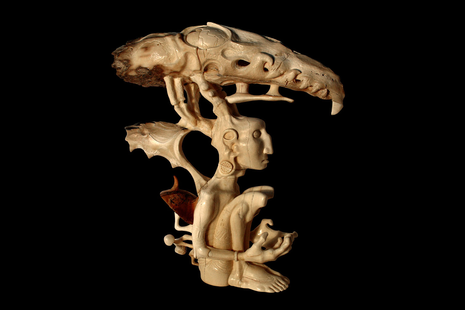 Скульптура из бивня мамонта Даниил и Татьяна Артюховы шаманизм