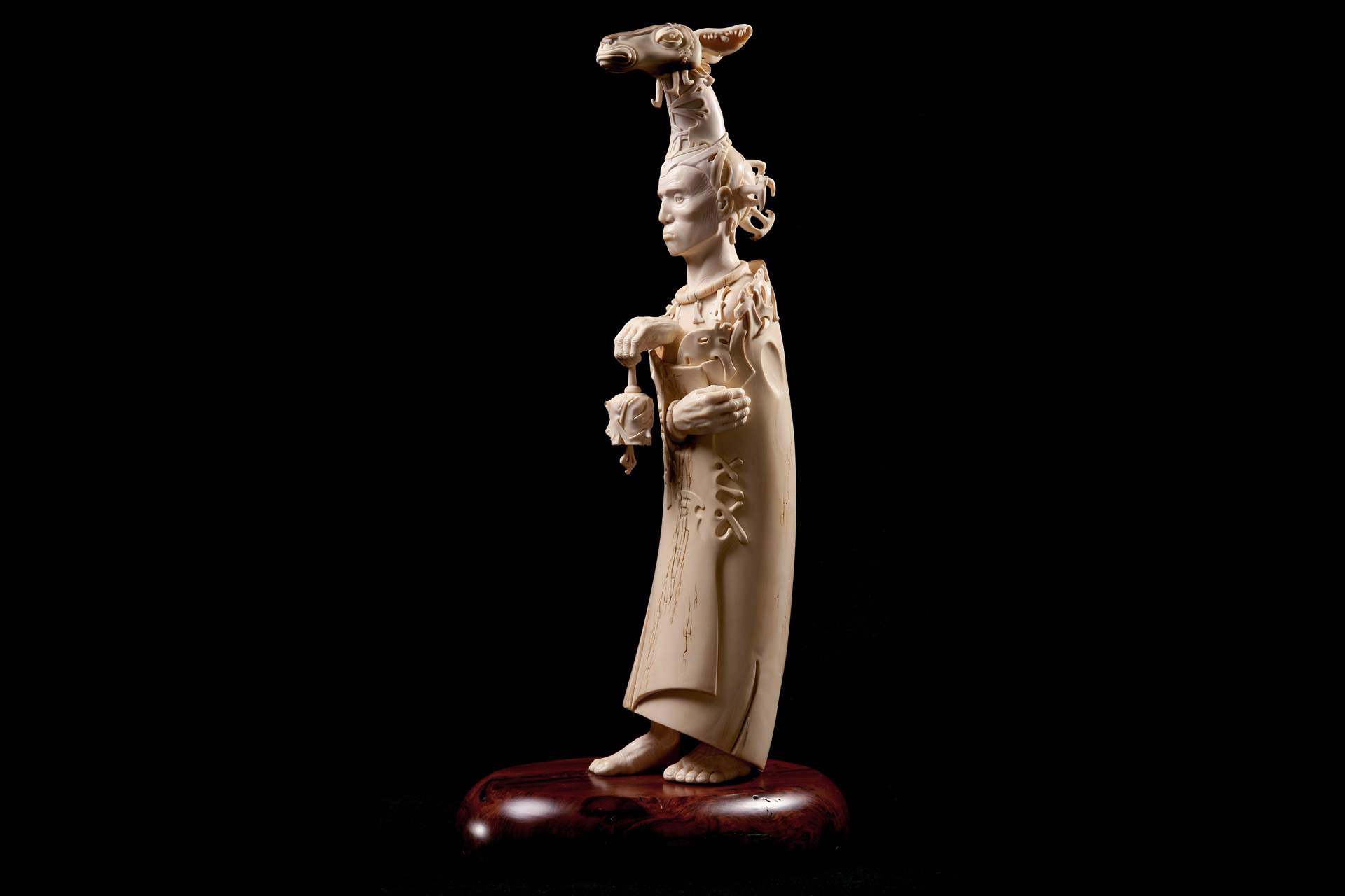 Скульптура из бивня мамонта Даниил и Татьяна Артюховы лама буддизм
