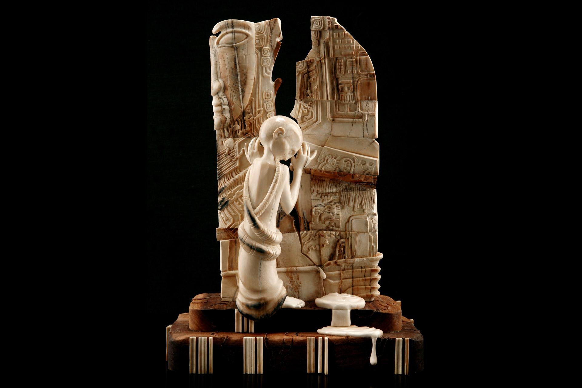 Скульптура из бивня мамонта Даниил и Татьяна Артюховы шаманизм