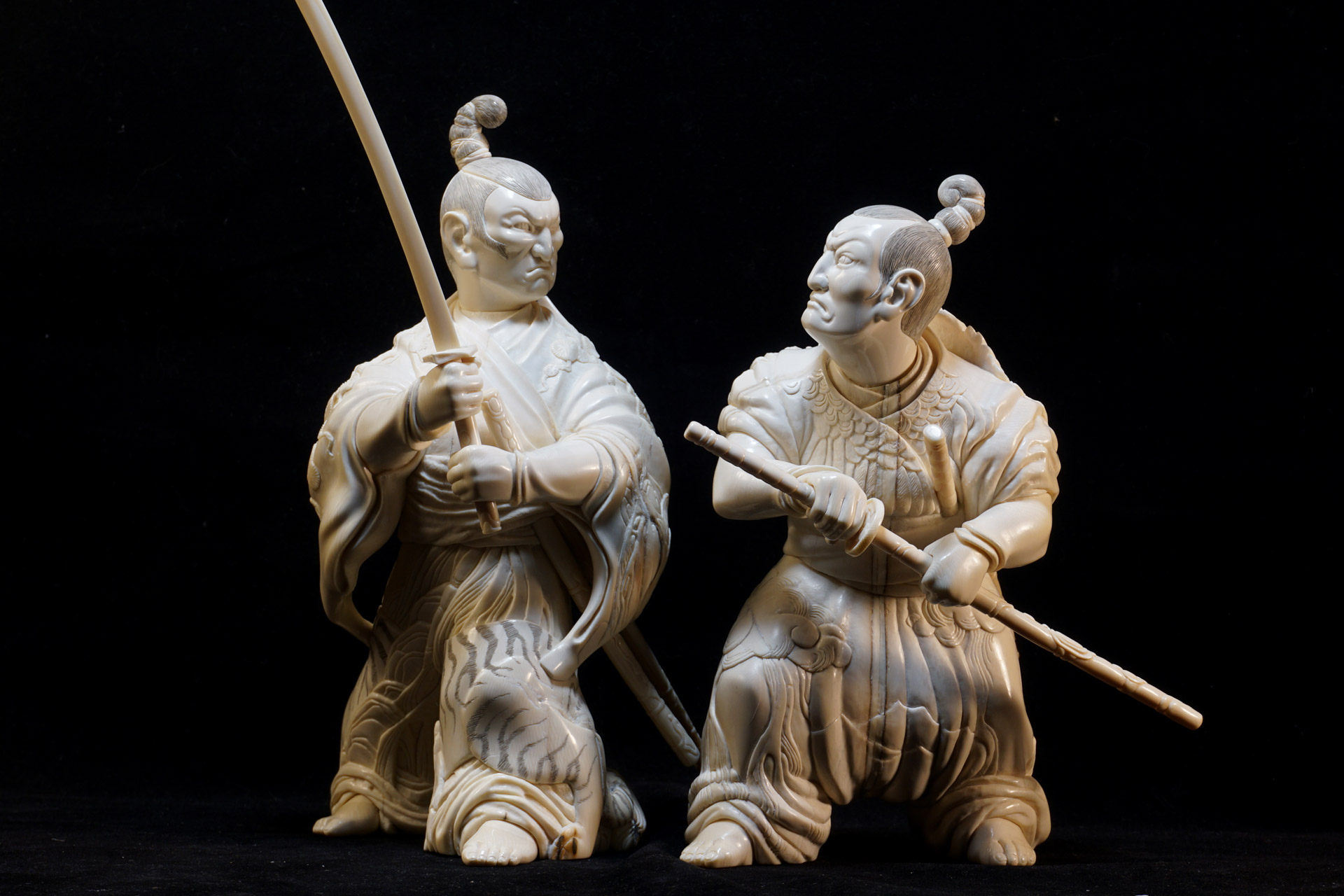 Скульптура из бивня мамонта Даниил и Татьяна Артюховы самурай япония