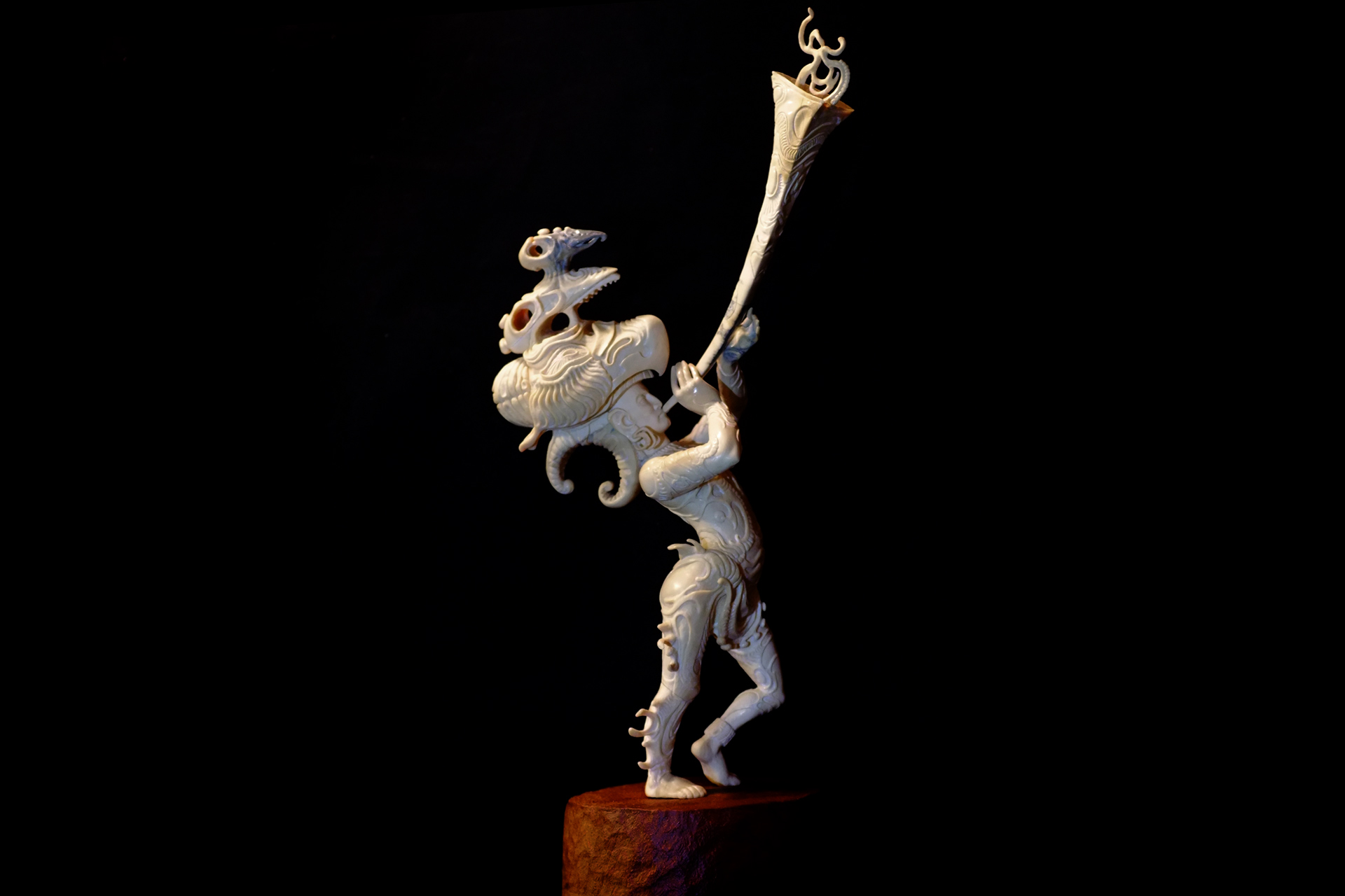 Скульптура из бивня мамонта Даниил и Татьяна Артюховы Шаманизм