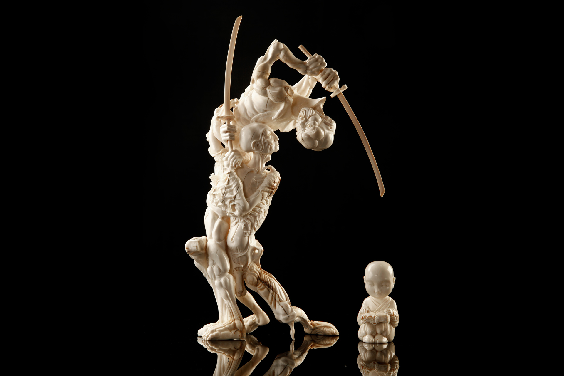 Скульптура из бивня мамонта Даниил и Татьяна Артюховы Притча Япония шаманизм